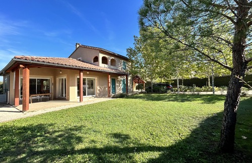 Vallon-Pont-d'Arc Villa | Fantastic Villa on luxury park private pool heated air conditioning 's etc