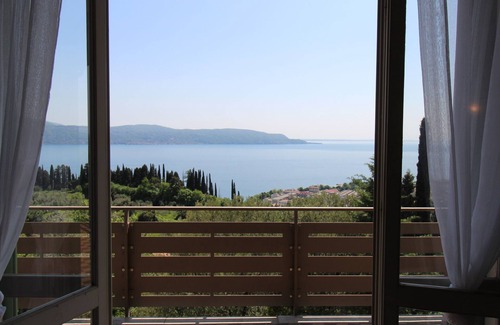 Pulciano Villa | Fantastic Villa with Private Pool, Lake View & Terraces; Double Garage