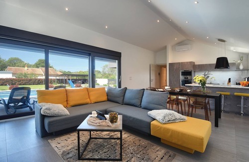 Fazana House | Fantastic villa with pool, table soccer and BBQ