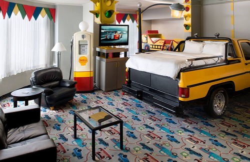 West Edmonton Hotel | Fantasyland Hotel