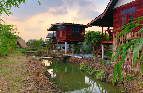 Waeng Noi House | Farm Hug Hao Cafe Homestay