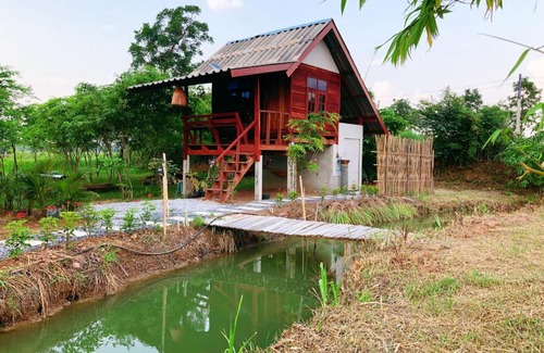 Waeng Noi House | Farm Hug Hao Cafe Homestay