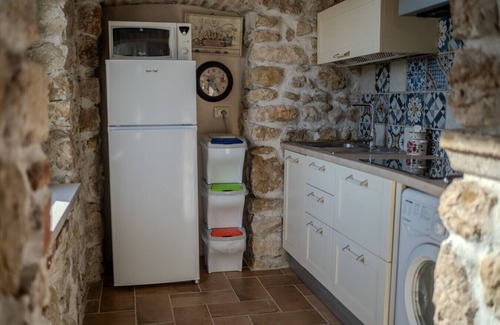 Spigno Saturnia Apartment | Farmhouse in the Green with Pool and View