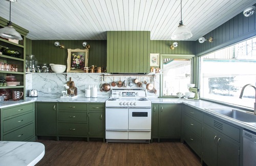 Calgary Other | Farm Two53's Mid-Century Modern Enid house - Wood-fired Hot Tub & Sauna