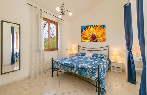 Bibbona Other | Farmhouse 'Agriturismo I Debbi - Il Ciliegio' with Private Veranda, Wi-Fi and Air Conditioning