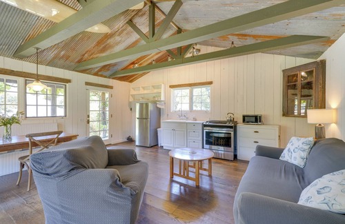Carpinteria Cottage | Farmhouse-Chic Carpinteria Cottage w/Pool Access