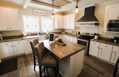 Maryville Other | Farmhouse Chic Home in Maryville - Pet Friendly