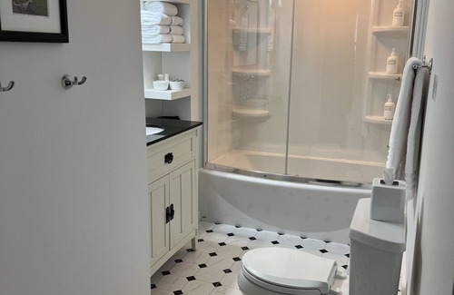 Pawcatuck Other | Farmhouse retreat central to Mystic & Westerly, with outdoor shower