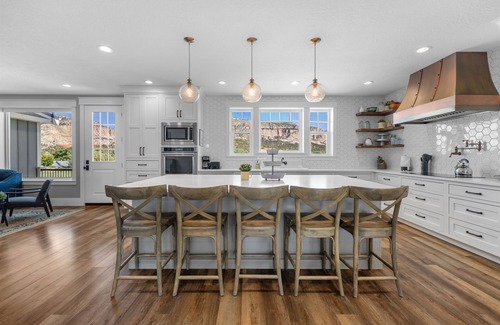 Orderville House | Farmhouse Retreat Near Zion w/Views & Hot Tub