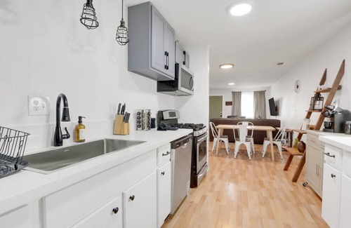 Southeastern Sacramento House | ð€Farmhouse Sale BBQ Backyard SwingSet Pets TVð€