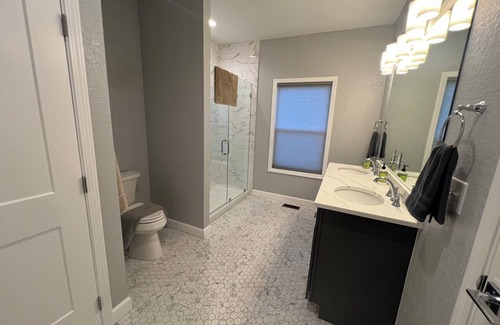 Franklin Other | Farmhouse w/amazing views, game room, fast wifi, new and modern