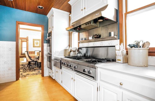 Elkhorn House | Farmhouse with Heated Pool on almost 160 Acres!