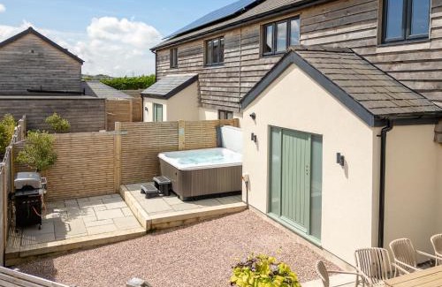 Llanfechell House | Farmyard House