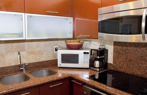 Downtown Apartment | Faro 204: Nice apartment with ocean view, steps away from 5th Av.