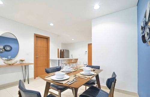 Dubai Media City Apartment | Fascinating Ocean Views in a One Bedroom