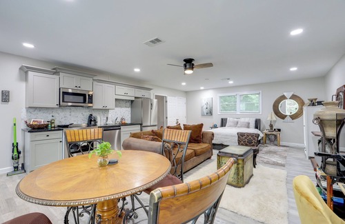 Fayetteville Apartment | Fayetteville Vacation Rental - Near Lake McIntosh!