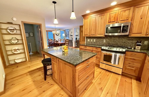 Winhall House | Featuring hot tub, pool table and sauna!