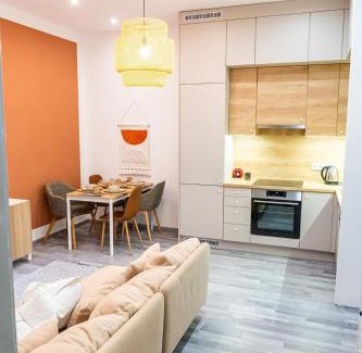 Csarnok negyed Apartment | Fecske DeLux Downtown with parking