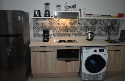 West Coast House | Feels like home 1 Bed retreat conveniently located to many places of interest.