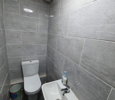 Oldbury Apartment | Femros Cosy one bed apt,12mins to Birmingham city ctr