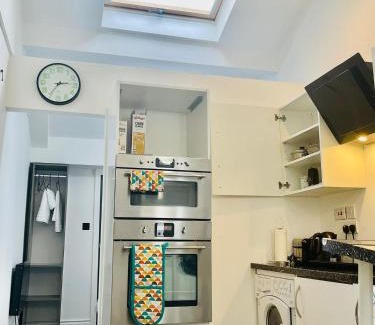 Oldbury Apartment | Femros Cosy one bed apt,12mins to Birmingham city ctr