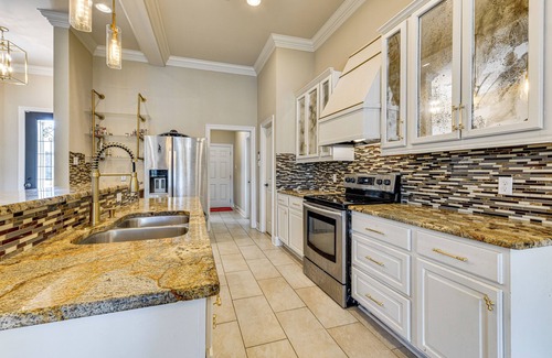 Denham Springs House | Fenced-In Yard & Pond Views: Home 18 Mi to LSU!