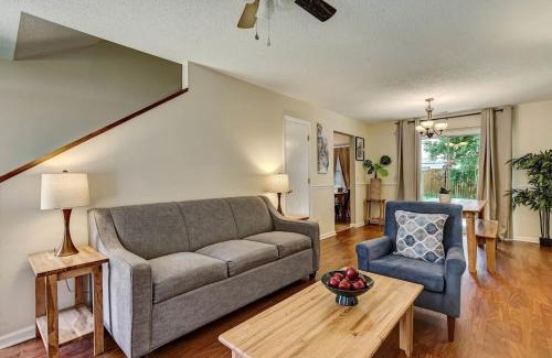 Savannah House | Fenced Yard w Pool! Laurelwood Lodging
