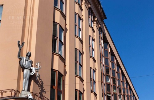 Old Town Apartment | Feniks Indigo studio with a Main Square view