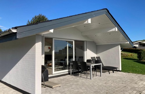 Hejlsminde Strand House | Feriehygge hele året i flot feriehus