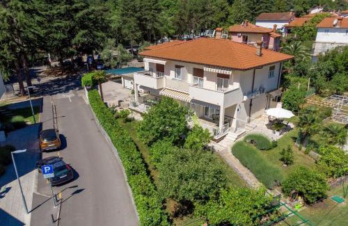 Obrs Apartment | Ferienapartment mit Terrasse für sechs Personen