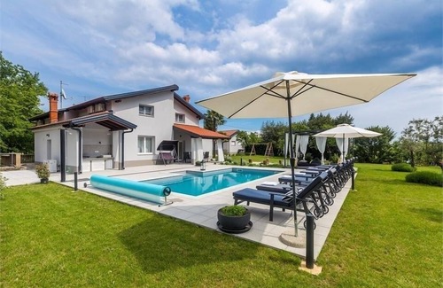 Pobri House | Ferienhaus für 8 Gäste mit 220m² in Matulji