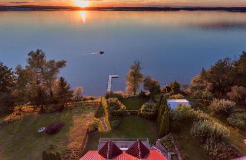 Kruklanki House | Ferienhaus Malgosia direkt am See