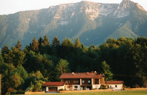 Siegsdorf Apartment | Ferienwohnung, 55 qm, 2 Schlafzimmer, Balkon und Terrasse