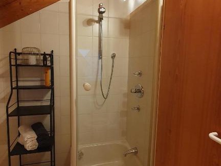 Aalen Apartment | Ferienwohnung AA-Waldhausen DG
