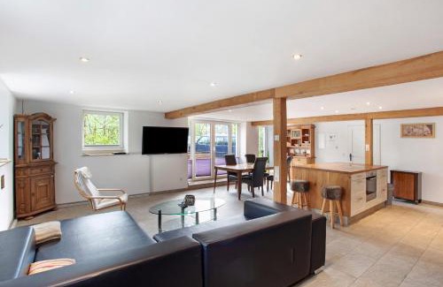 Kirchhundem Apartment | Ferienwohnung am Marienbach