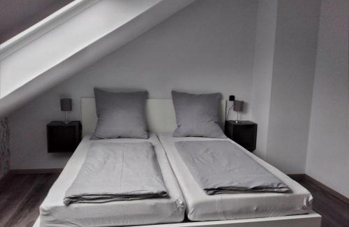 Waldorf Apartment | Ferienwohnung-Freuen