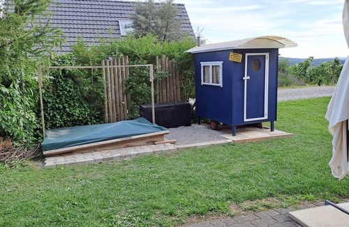 Huttwilen Apartment | Ferienwohnung Frostenegg, (Nussbaumen TG).