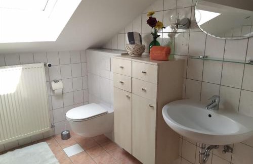 Obernzell Apartment | Ferienwohnung Hofmann mit Balkon und Donaublick