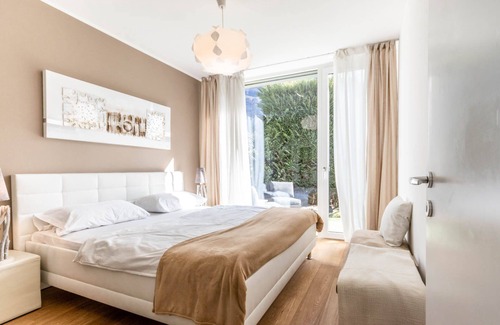 Salorno Other | Ferienwohnung in Ruhiger Lage, Mitten im Grün