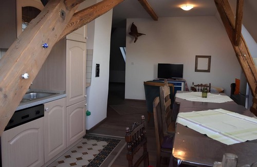 Kevelaer Condo | Ferienwohnung Jesus - Großzügiges Loft mit Blick auf Burg und Kirchturm