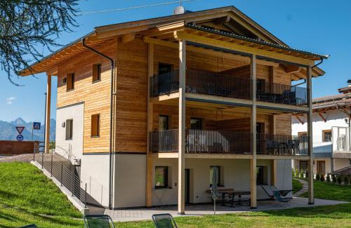 Avelengo Apartment | Ferienwohnung Kesselberg Edelweiss