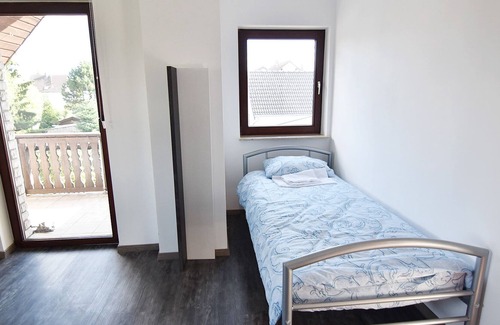 Troisdorf Apartment | Ferienwohnung T17, 1 Schlafzimmer, Balkon, Max. 2 Personen
