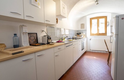 Sent Apartment | Ferienwohnungen Chasa Werro by Interhome