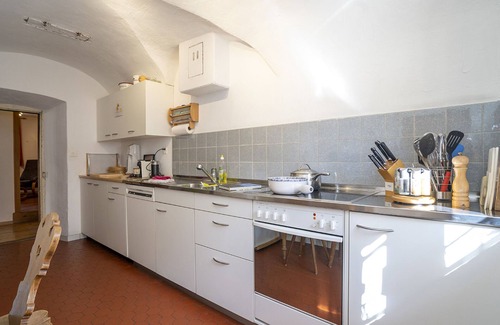 Sent Apartment | Ferienwohnungen Chasa Werro by Interhome