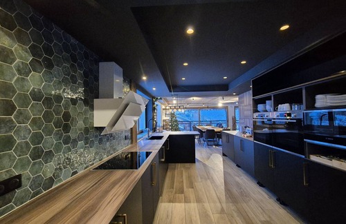 Les Gets Ski Chalet | Ferme Des Cornuts 15 guests Hot Tub Ski Bus