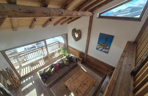 Les Gets Ski Chalet | Ferme Des Cornuts 15 Guests Hot Tub Ski Bus