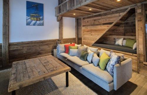 Les Gets Ski Chalet | Ferme Des Cornuts 15 Guests Hot Tub Ski Bus