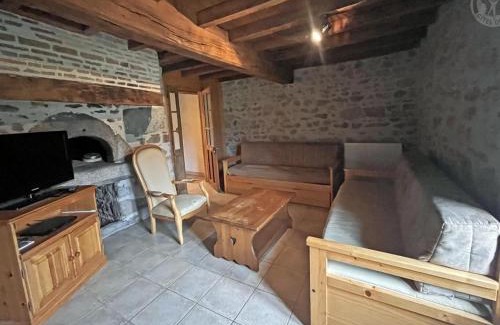 Le Crozet House | Ferme Fortifiée au cœur des Monts de la Madeleine avec Jardin Privatif - FR-1-496-100