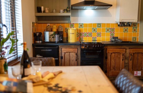 Tiers Cross Cottage | Fern Cottage - Luxurious 1 Bedroom - Blossom Farm