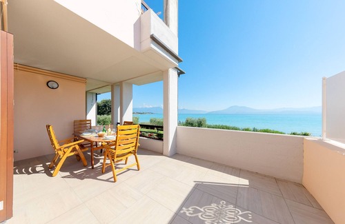 Lugana Apartment | Ferrari 13 Apartment by Wonderful Italy